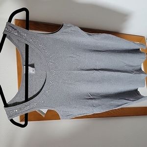 Gray ribbed tank with beads